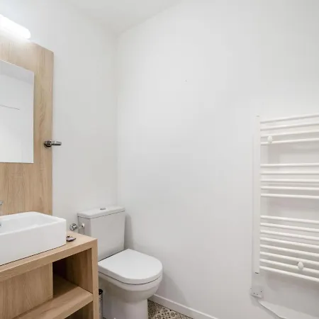Simplistic In Near Thermal Baths